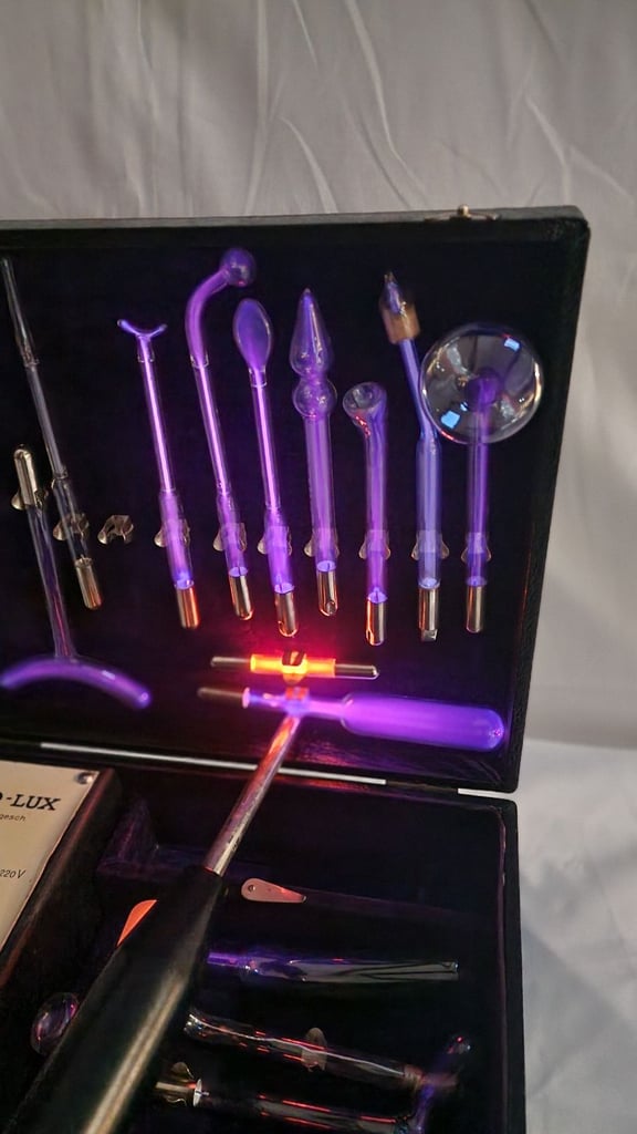 Restored Helio Lux Violet Ray,  Tesla Healing Device