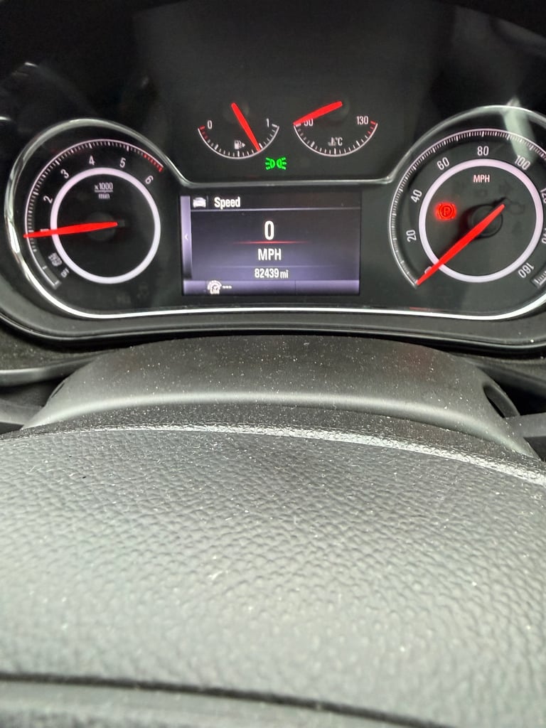 image for Vauxhall, INSIGNIA, Hatchback, 2014, Manual, 1956 (cc), 5 doors