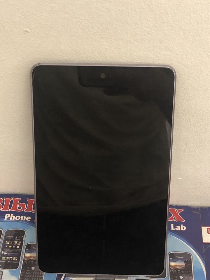 Asus Nexus Tablet for Spare Parts and for Repairs with Working LCD SCREEN