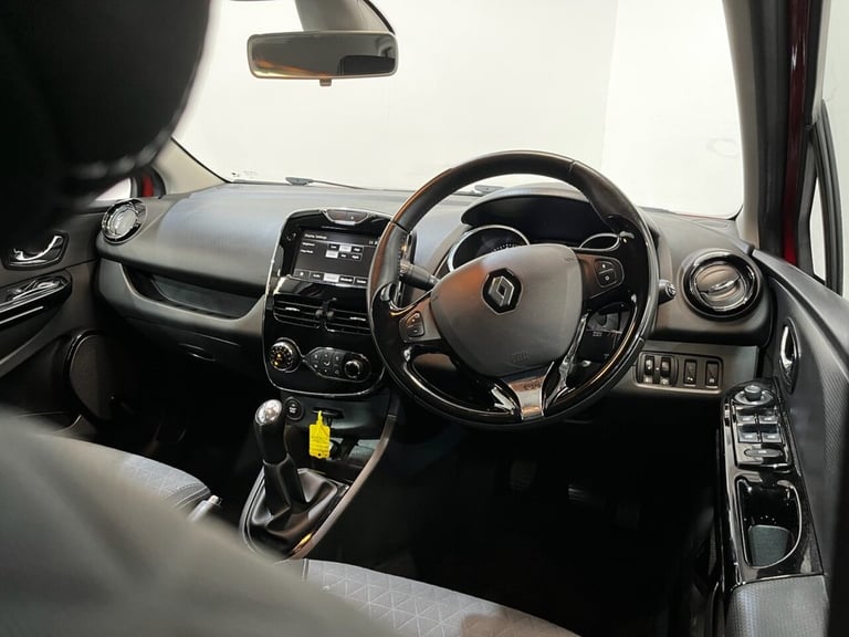 2014 Renault Clio 1.5 dCi Dynamique S MediaNav Hatchback 5dr Diesel Manual Euro 5 (s/s) (90 p Hat...