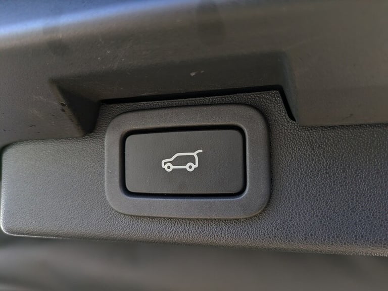 2017 Land Rover Discovery 3.0 TD6 HSE Luxury 5dr Auto ESTATE DIESEL Automatic