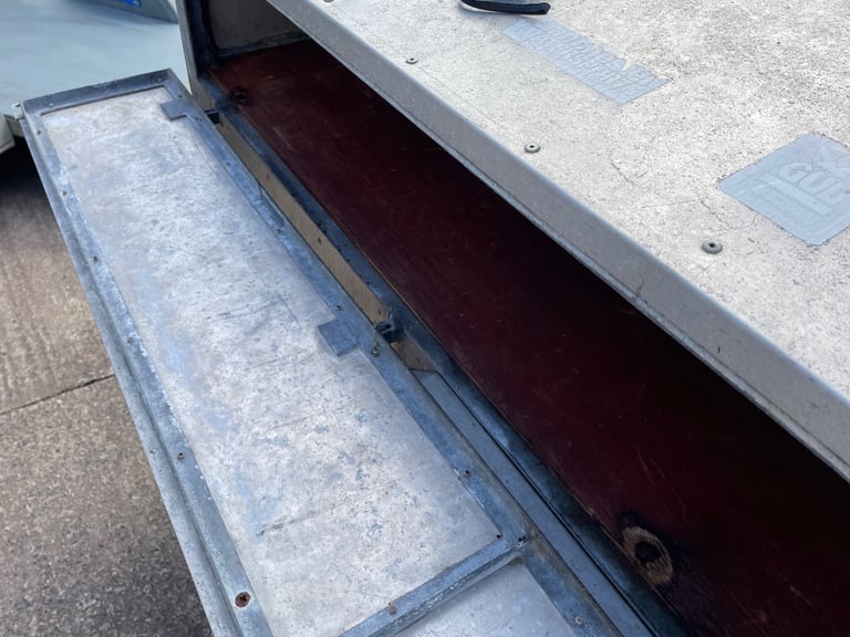 Car trailer