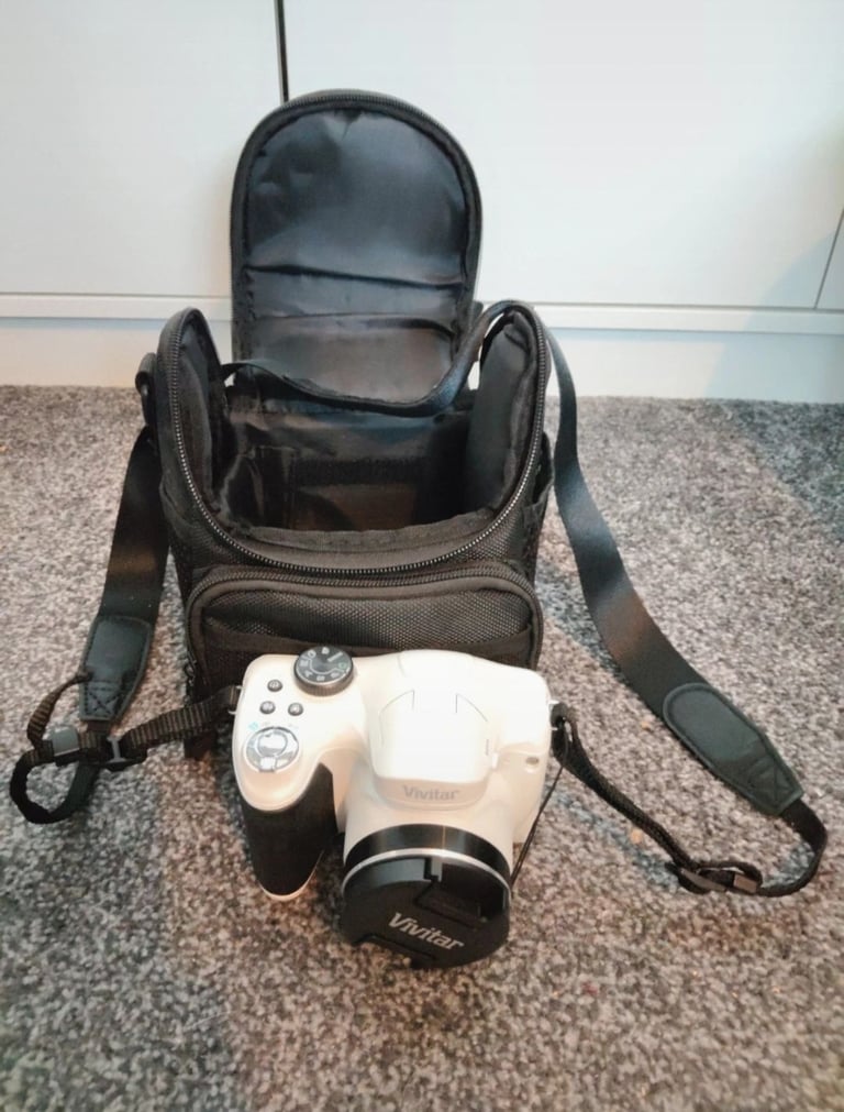 Vivitar ViviCam S1527 camera bundle