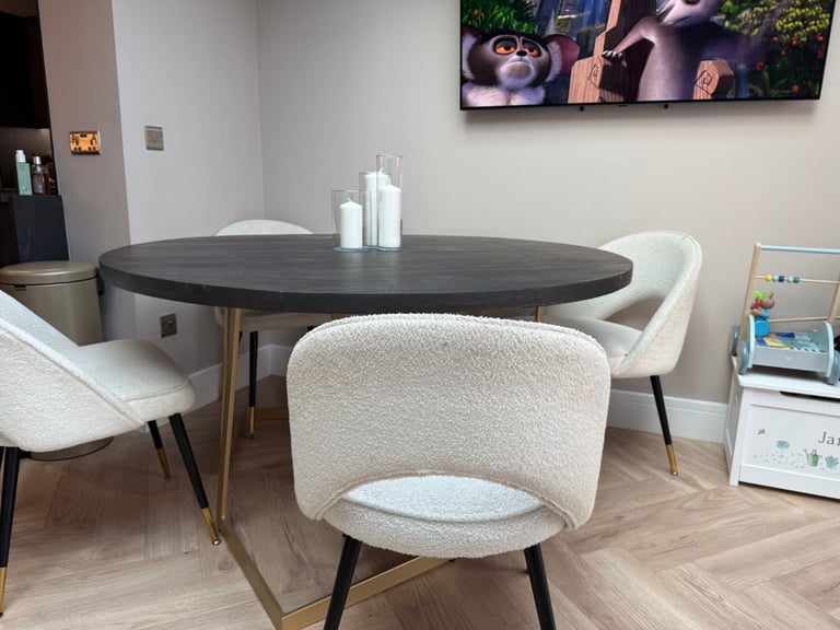 designer rooms table and chairs 