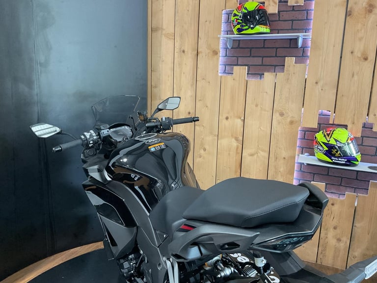 Kawasaki Ninja 1100SX SE 2025 TOUR for FREE!! FREE TOURING KIT! FREE UK DELIVERY