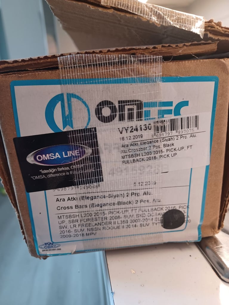 Omtec Ara Atki Mitsubishi L200 roof bars - BNIB