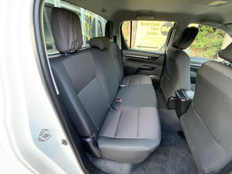 2019 Toyota Hilux 2.4 D-4D Active Pickup Double Cab 4dr Diesel Manual 4WD Euro 6 (3.5t) (150  PIC...