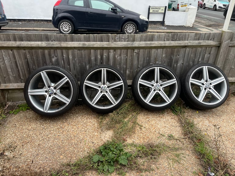 Job lot tyres and alloys
