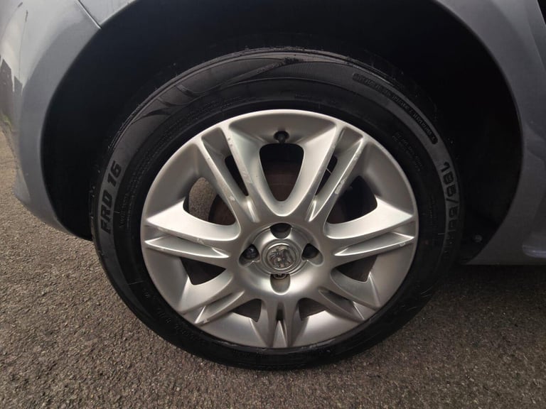 2009 Vauxhall Corsa 1.4i 16V Design 5dr Auto HATCHBACK PETROL Automatic