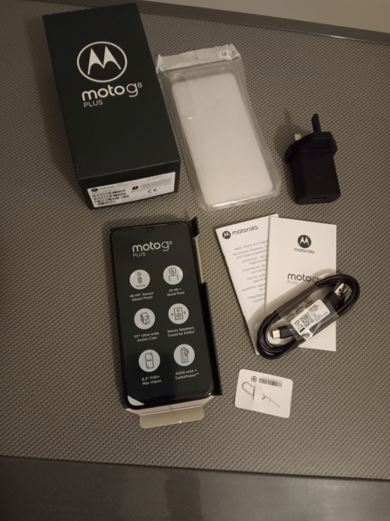 Motorola G8 Plus limited edition colour fully boxed excellent condition