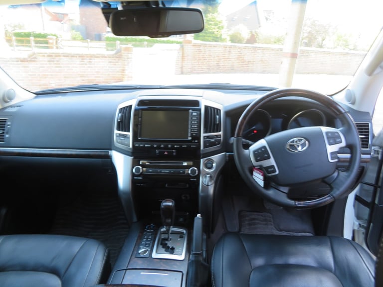 2015 Toyota Landcruiser ZX 4.6 V8  4x4 Petrol Automatic