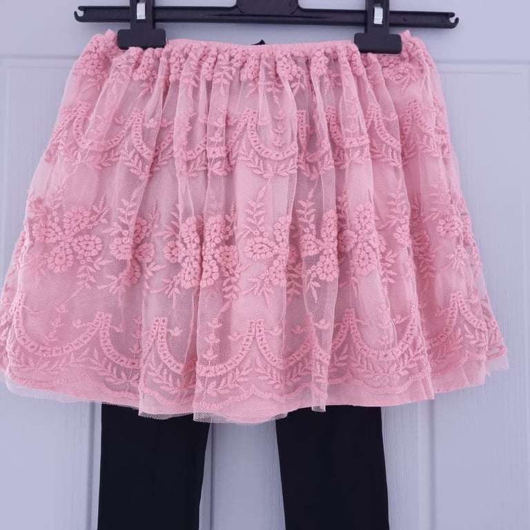 Next Girls Lace Lined Skirt. Ideal in Winter & Parties/Weddings Age 5 -6 New.