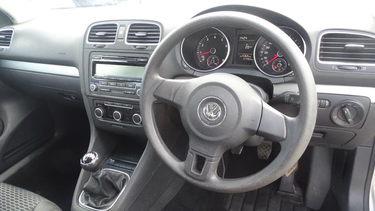 VOLKSWAGEN GOLF 1.4 Twist hatch petrol Silver Manual Petrol 2011