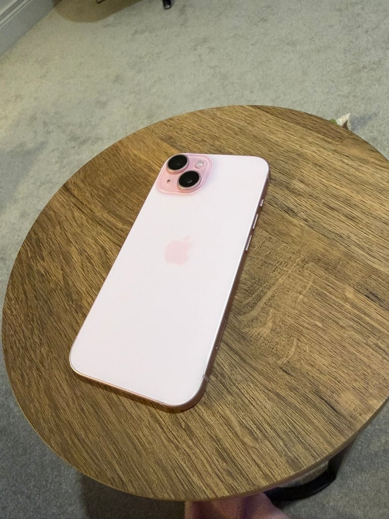 iPhone 15 pink 128GB
