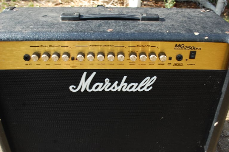 image for 4 AMPLIFIERS WITH SPEAKERS