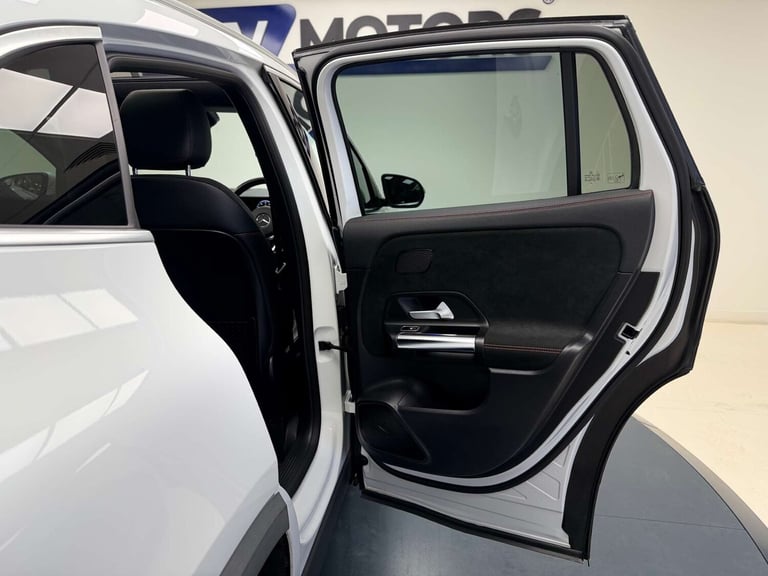 2020 Mercedes-Benz GLA 2.0 GLA 220 AMG Line Premium+ D 4Matic Auto 4WD 5dr SUV Diesel Automatic