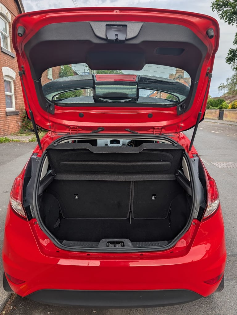 Ford, FIESTA, Hatchback, 2015, Manual, 1241 (cc), 3 doors