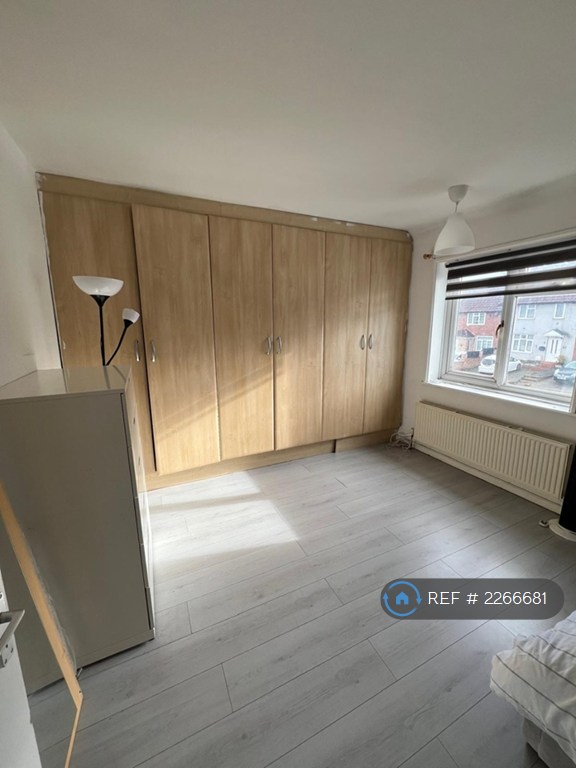1 bedroom in Wrythe Lane, Carshalton, SM5 (#2266681)