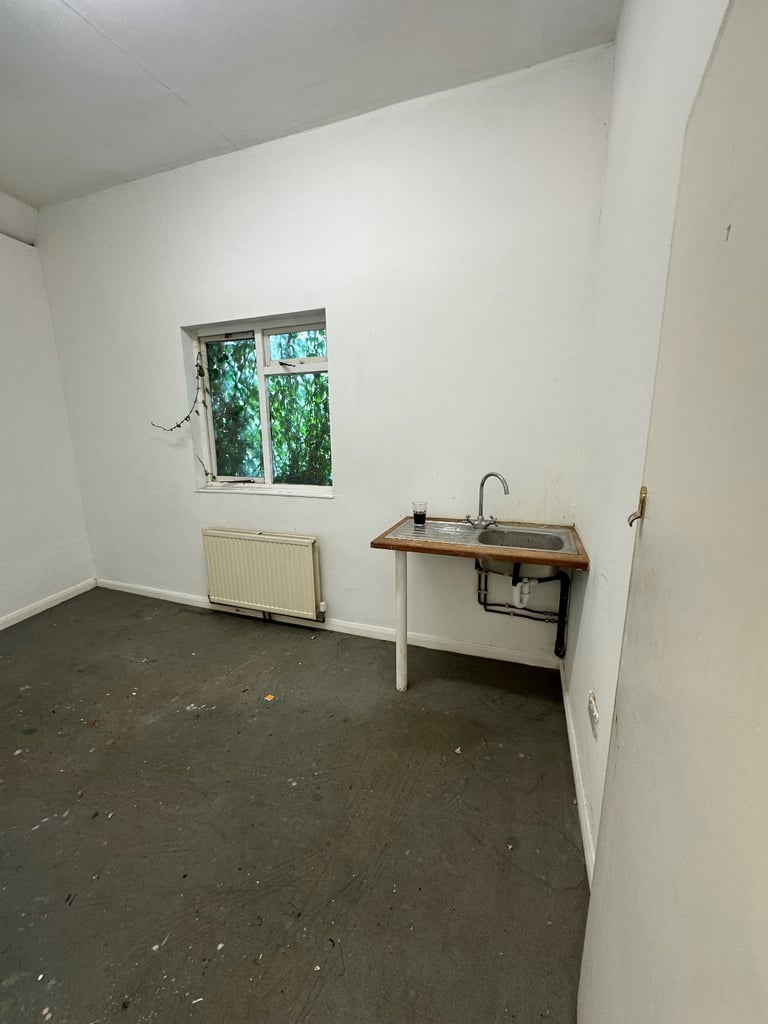Artist studio to let approx 130sqft