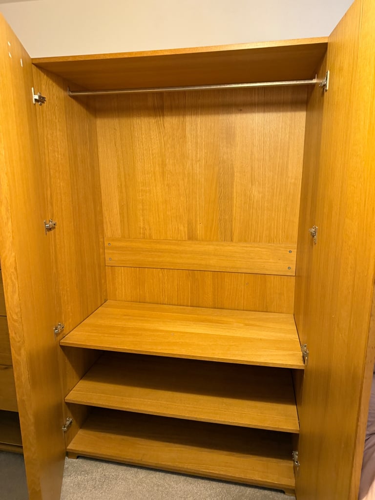FREE DELIVERY HABITAT SOLID OAK 2 DOOR WARDROBE GOOD CONDITION