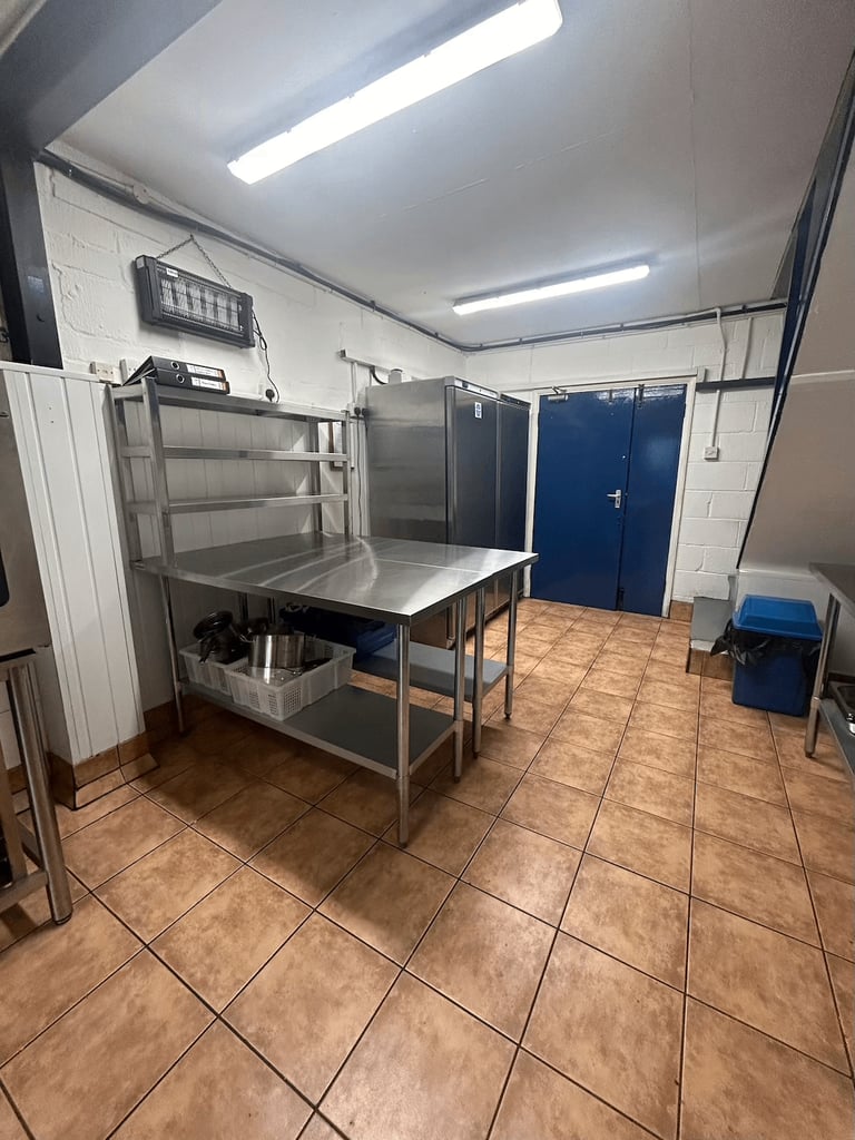COMMERCIAL KITCHEN TO RENT PER DAY IN ACTON, LONDON, EALING, KENSINGTON, NOTTING HILL