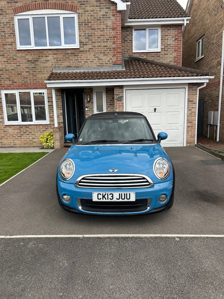 Mini, CONVERTIBLE, Convertible, 2013, Manual, 1598 (cc), 2 doors