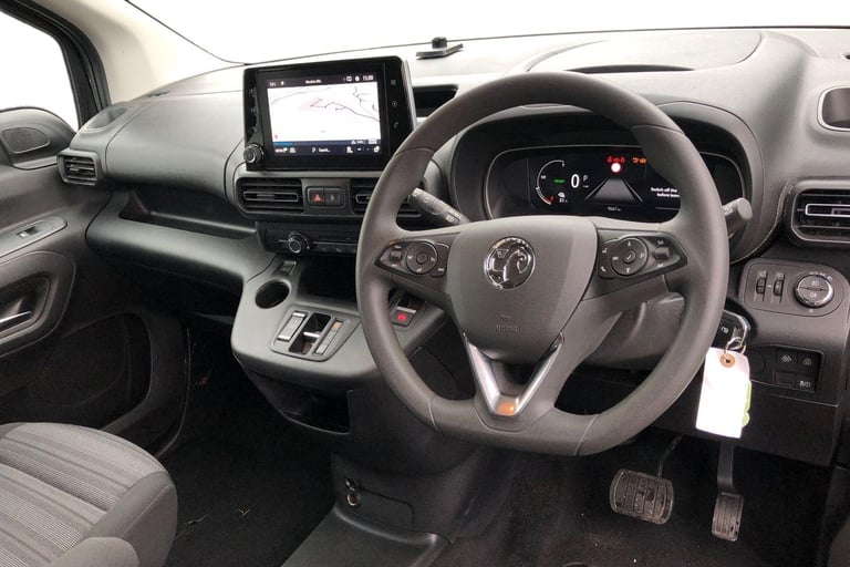 2023 Vauxhall Combo Life 100kW Design 50kWh 5dr Auto MPV ELECTRIC Automatic