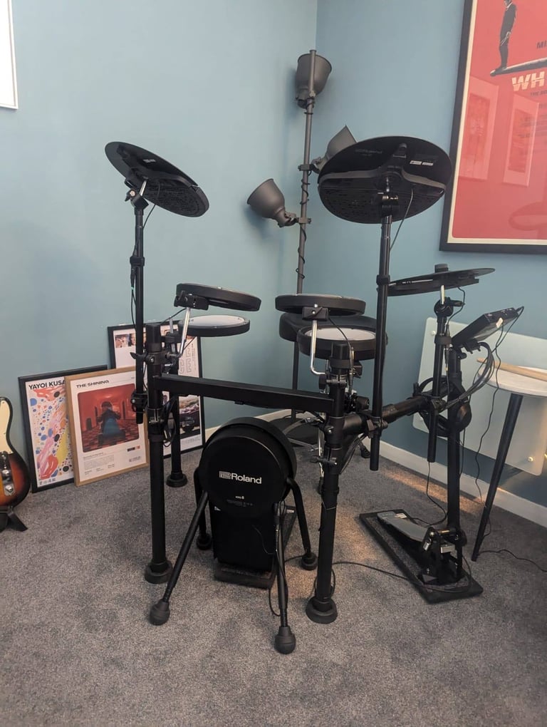 Roland VQD106 V-Drum Quiet Design Electronic Drum Kit - No Bass Drum Pedal / No Stool