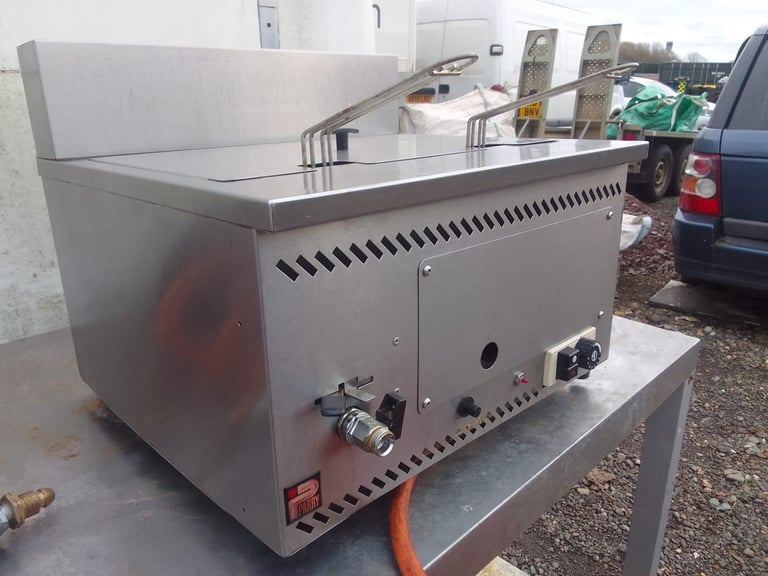 Catering equipment commercial gas & electric Tabletop fryers restaurant trailer burger van items