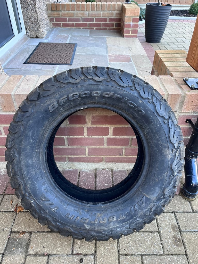 Bf Goodrich 235/70/16 tyre