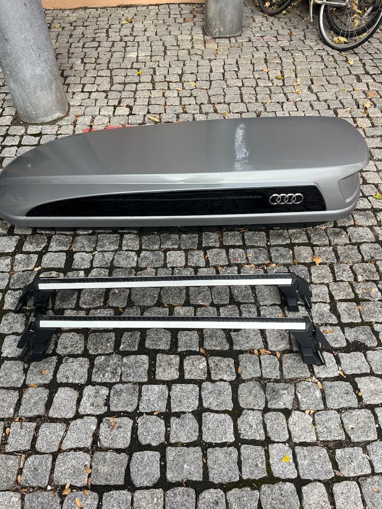 Audi Roof box and Audi Q2 Roof bars (together or separate) 