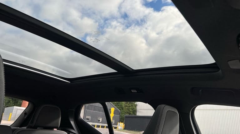 2025 Volvo EX40 185kW Extended Range Ultra 78kWh 5dr Auto Estate Electric Automatic