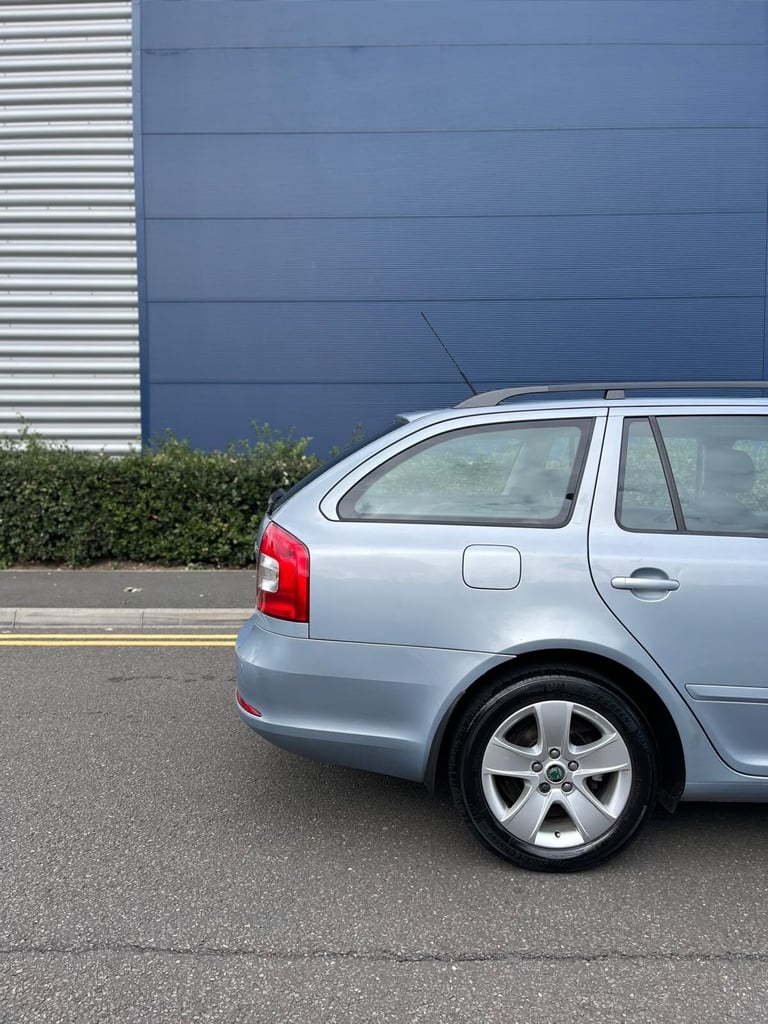 2010 Skoda Octavia 1.6 TDI CR Elegance 5dr DSG ESTATE Diesel Automatic