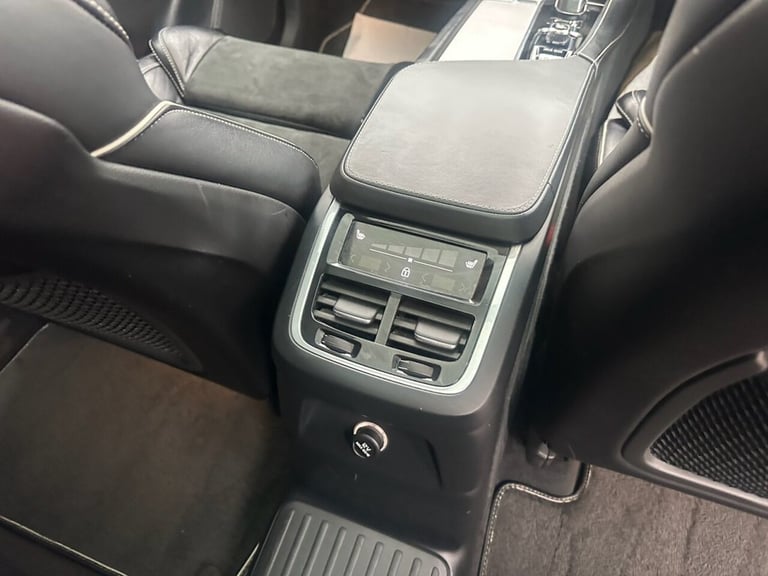 2018 Volvo XC90 2.0h T8 Twin Engine 10.4kWh R-Design SUV 5dr Petrol Plug-in Hybrid Auto 4WD ESTAT...