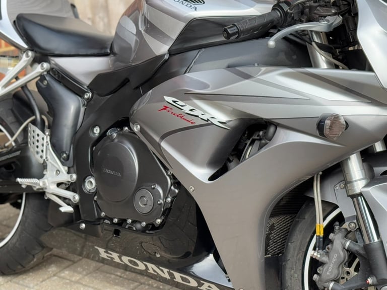 HONDA CBR 1000 RR FIREBLADE 2006 (56) SUPER SPORT + VERY CLEAN EXAMPLE 