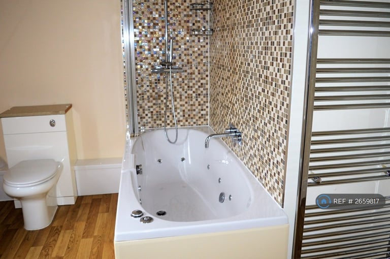 9 bedroom house in Bryn Road, Brynmill, Swansea, SA2 (9 bed) (#2659817)