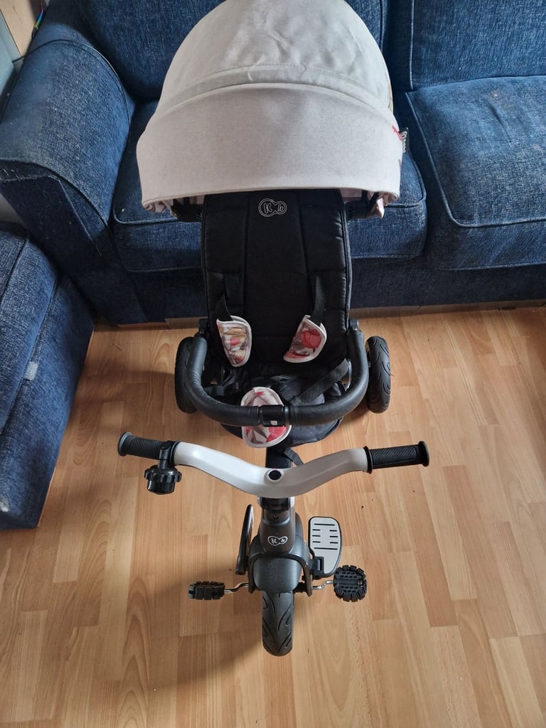 Almost New Girls’ Trike – Barely Used! £70 ono
