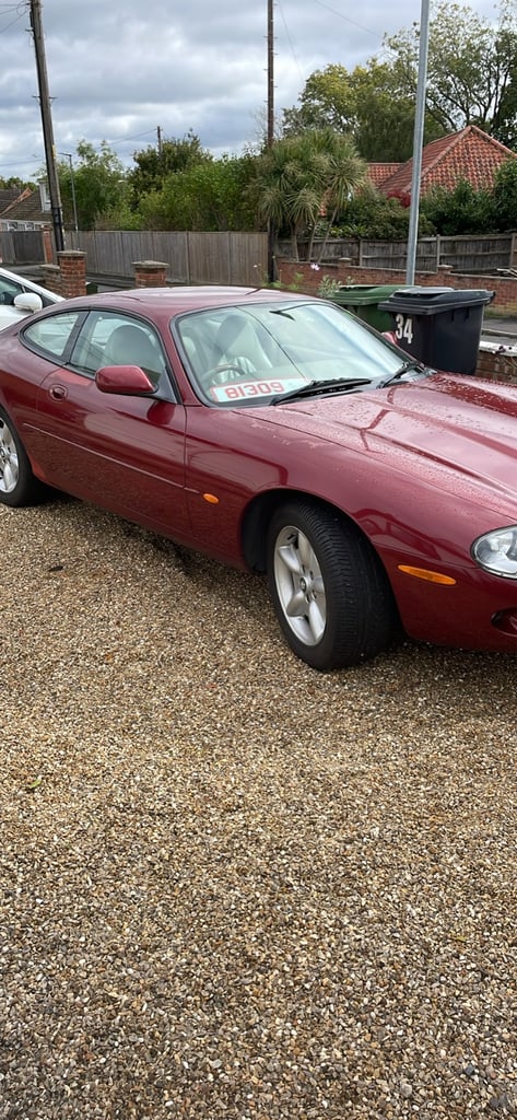 Jaguar XK8 4.0 V8 Coupe 1999 Auto 3996 (cc), 2 doors £1495