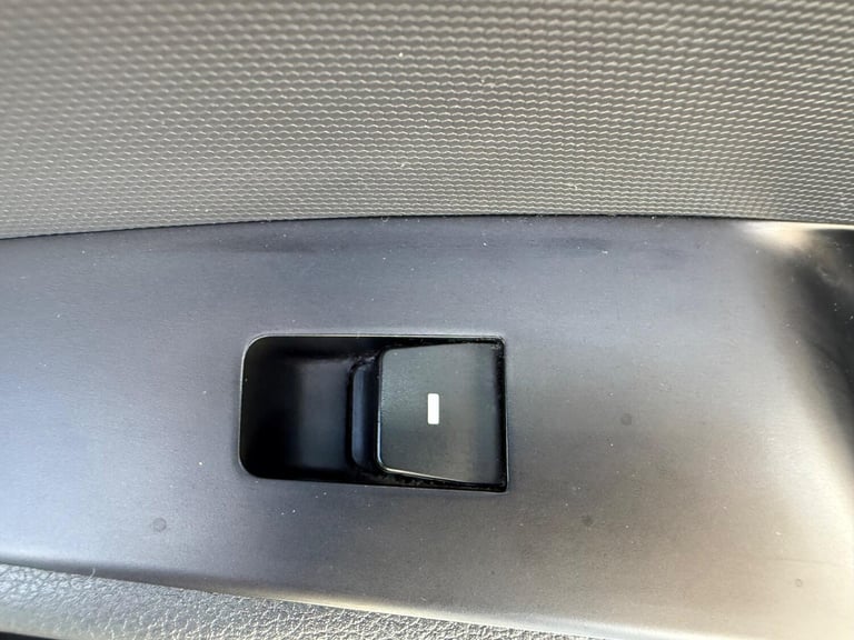 2018 Hyundai IONIQ 1.6 h-GDi Premium DCT Euro 6 (s/s) 5dr HATCHBACK Petrol/Electric Hybrid Automatic