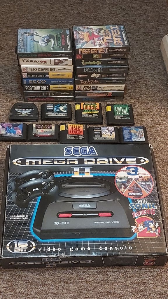 Sega megadrive bundle boxed X26 games 