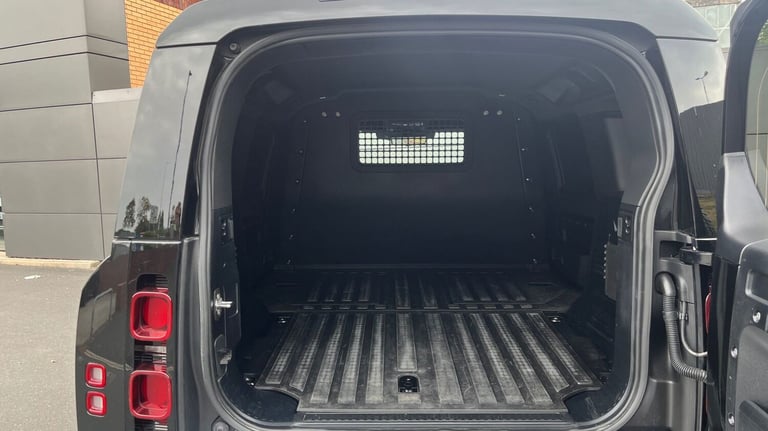 2023 Land Rover Defender 3.0 D250 Hard Top SE Auto PANEL VAN DIESEL Automatic