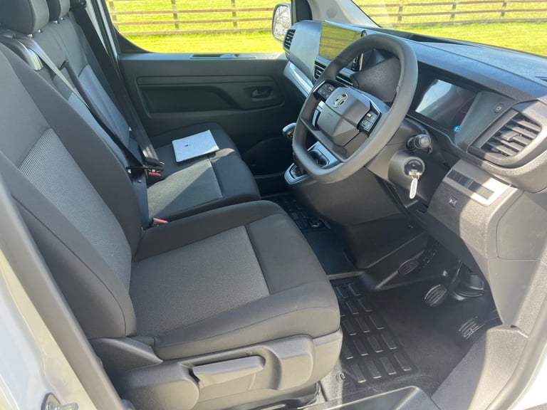 VAUXHALL VIVARO 1.5 TURBO D 120PS PRIME L1 SWB VAN 74 REG ONLY 41 MILES