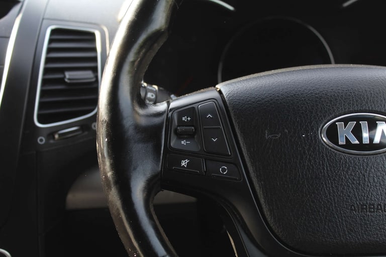 2012 Kia Sorento 2.2 Sorento KX-3 Sat Nav CRDi 4x4 Auto 4WD 5dr SUV Diesel Automatic