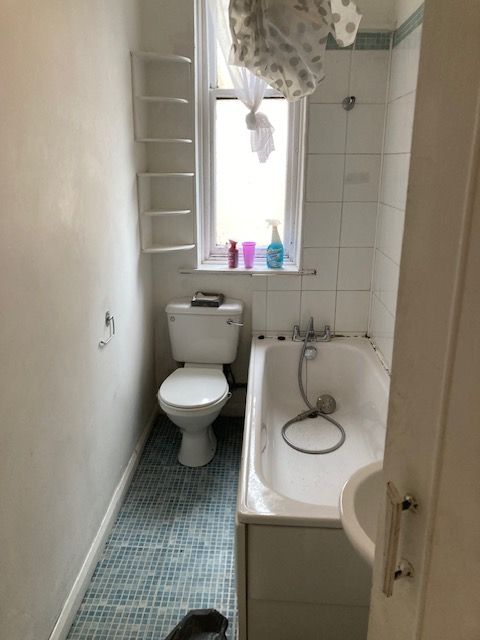 Excellent one bedroom flat to rent in Central Falkirk. Rent - £590 pcm