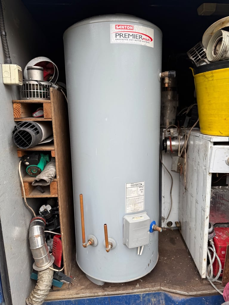Unvented Hot Water Cylinder 210 Litre