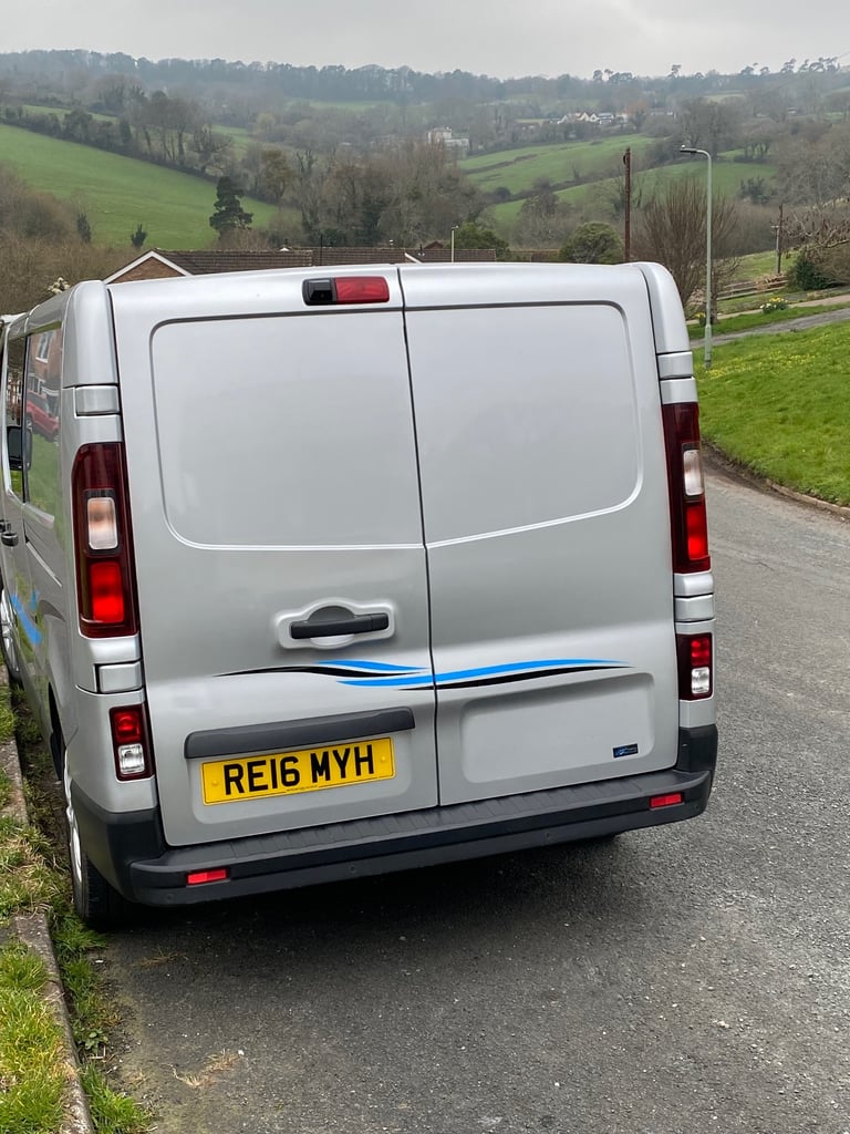 2016 RENAULT TRAFIC DAY VAN, MANUAL, 102,000 MILEAGE