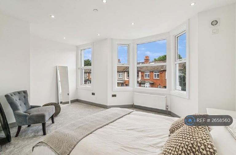 2 bedroom flat in Westcote Road, London, SW16 (2 bed) (#2658560)