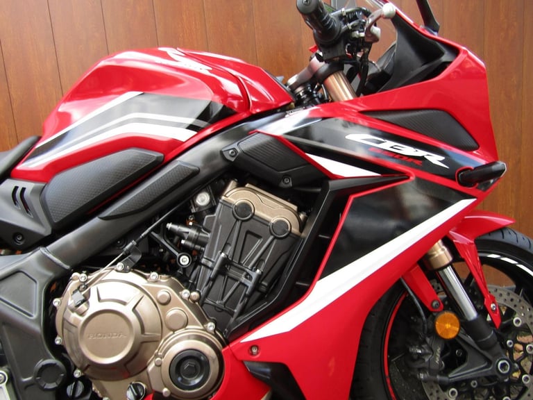 HONDA CBR 650R* ONE OWNER FROM NEW * 7800 MILES * JUST HAD TYRES AND PADS *
