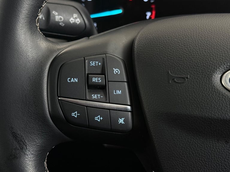 2020 Ford Focus 1.0T EcoBoost Vignale Euro 6 (s/s) 5dr HATCHBACK Petrol Manual