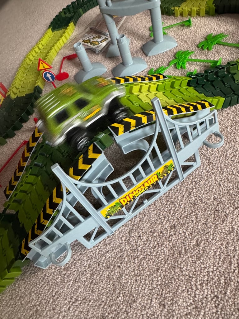 Flexible track and car